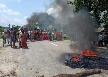 सर्लाहीमा तीन दिन देखी बे प त्ता युवती मृ त भटिएपछी आफन्तद्वारा लालबन्दीमा प्र द र्श न, सडक जाम २ घण्टा पछि खुल्यो