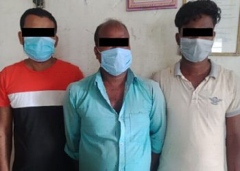 ९ लाख ९३ हजार नक्कली नेपाली नोट सहित धनुषा र महोत्तरीका ३ जना प क्रा उ