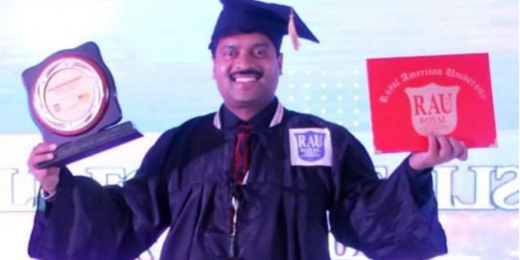विश्व किर्तीमानी धनुषाका डा.नबल पजियारलाई मनार्थ विद्यावारिधी सम्मान