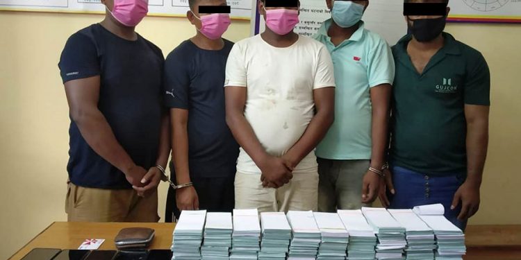 नक्कली नोट कारोबारमा संलग्न रहेको आरोपमा बाराबाट पाँचजना प क्रा उ