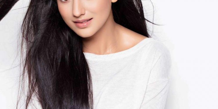 भोजपुरी फिल्मकी लोकप्रिय अभिनेत्री अक्षराका विवादित क्षण