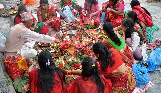 आज महिलाहरूले सप्तऋषिको पूजा आराधना गर्दै ऋषिपञ्चमी मनाउँदै,यस्तो छ शास्त्रिय मान्यता