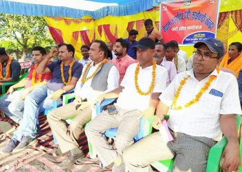 सिरहाको लहानम विभिन्न पार्टी प्रत्यागगरी नेपाल कम्युनिस्ट पार्टी माओवादी केन्द्रमा ४२ जना प्रवेश