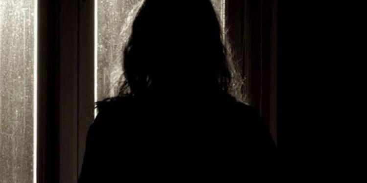 १३ वर्षमा भारतको कोठी पुर्‍याइएकी बालिका सात वर्षपछि घर फर्किंदा …