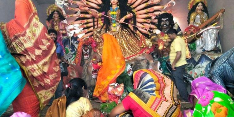 आज महाअष्टमी  सप्तरीको बोदे बर्साईन सहित शक्तिपीठहरुमा श्रद्धालु भक्तजनको घुइँचो
