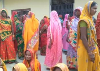 महोत्तरीको बनौलीमा एक महिलाले महिलाहरुको समूह बनाएर महिलाहरुलाई विभिन्न लघुवित्त र सहकारी संस्थाहरुबाट ऋण लिन लगाई करोडौंको ठगी गर्ने प्रयास गरेको खुलाशा