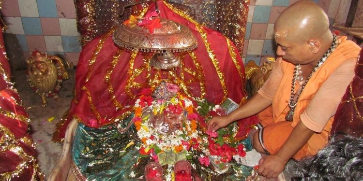 जनकपुरधामको राजदेवी मन्दिरभित्र दसैँभर किन दिइँदैन महिलालाई प्रवेश ?