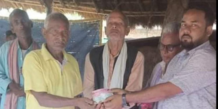 सिरहाको लतियाहीमा एमाले गठ तोडदै दर्जनौं एमाले कार्यकर्ता जसपामा प्रवेश
