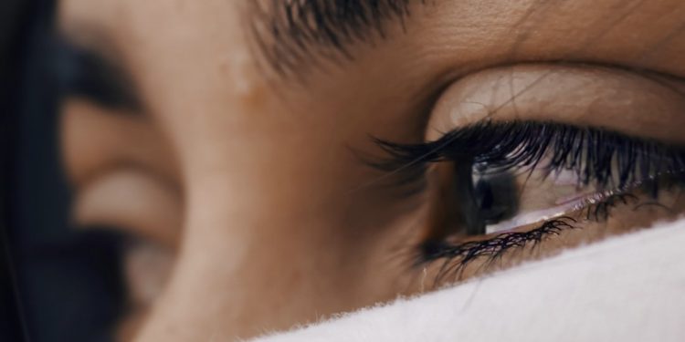 मेरा श्रीमानले नै मेरो प्राइभेट तस्विर खिचेर अरुलाई पठाएर भन्ने गर्थे..