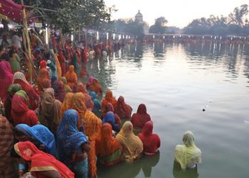 उदाउँदो सूर्यलाई अर्घ दिएर छठ पर्व सम्पन्न