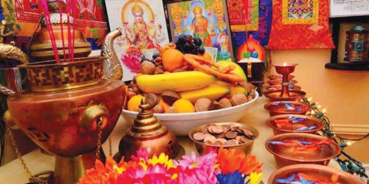 तिहारको वास्तु : कता फर्किएर पूजा गर्ने ? के कुरामा ध्यान दिने ?