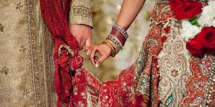 विवाहको रात बिर्सेर पनि नगर्नु यस्ता पाँच गल्ती