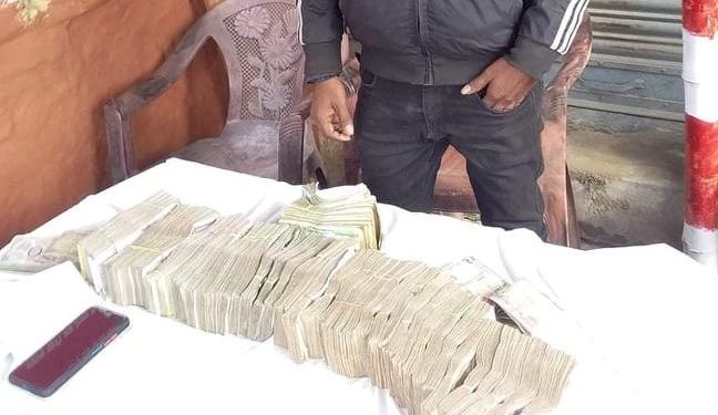 धनुषाबाट स्रोत नखुलेको ३८ लाख रकमसहित एक युवक पक्राउ