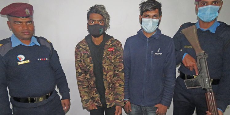सप्तरी र महोत्तरीबाट लागूऔषधसहित तीन जना प्रहरीको नियन्त्रणमा
