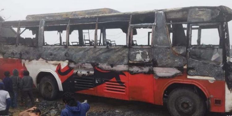 मधेश प्रदेश : पार्किङ गरेर राखिएको बसमा आगजनी