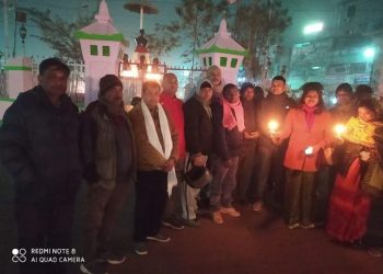 प्रदेश २ को नाम मधेस प्रदेशको प्रस्ताव पारीत भएको खुशीयालीमा जसपा नेताहरुद्वारा लहानमा दीप प्रज्वलन