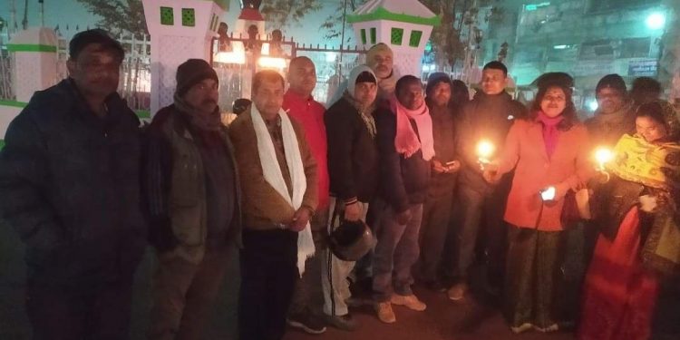 प्रदेश २ को नाम मधेस प्रदेशको प्रस्ताव पारीत भएको खुशीयालीमा जसपा नेताहरुद्वारा लहानमा दीप प्रज्वलन