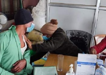 महोत्तरीका पालिकाहरूले सुरू गरे खोपसहितको सेवा प्रवाह