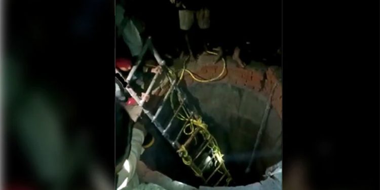 भारतमा विवाह समारोह हेरिरहेका १३ जनाको इनारमा खसेर मृ त्यु