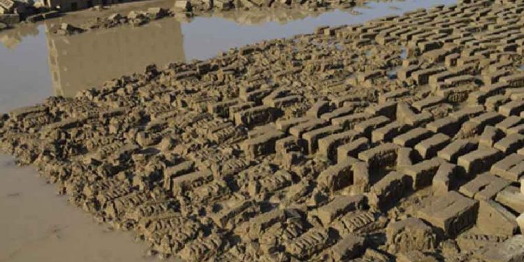 लगातारको वर्षाले मधेस प्रदेशका इँटा उद्योगमा अर्बौंको क्षति, इँटा उद्योगमा छैन बीमाको व्यवस्था