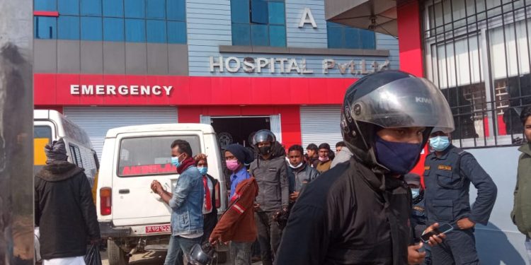 अस्पतालको लापरबाहीले आमासहित जुम्ल्याहा शिशुको मृ त्यु भएको पीडितको आरोप