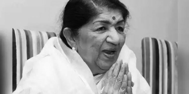 भारतकी प्रसिद्ध गायिका लता मंगेशकरको नि धन