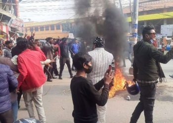 जनकपुरधाममा प्रधानमन्त्री देउवाको पुत्ला दहन