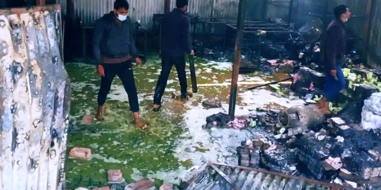 सप्तरीमा साबुन उद्योगमा आगलागी, लाखौंको क्षति