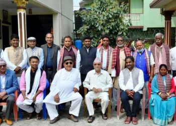 महोत्तरीमा नगरपालिकाका उपमेयर र गाउँपालिका अध्यक्षद्वारा एमाले प्रवेश