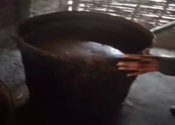 महोत्तरीका चार भट्टीपसलमा प्रहरीको छापा