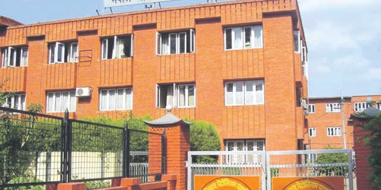 आइतबार पनि सार्वजनिक बिदा दिन प्रस्ताव