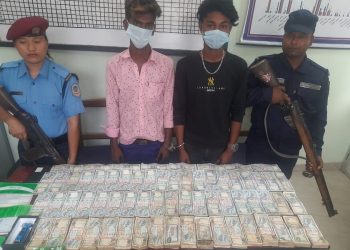 महोत्तरीको बर्दिबास जलेश्वर सडक खण्डबाट श्रोत नखुलेको ५५ लाख रुपैयाँसहित एक युवक प क्राउ