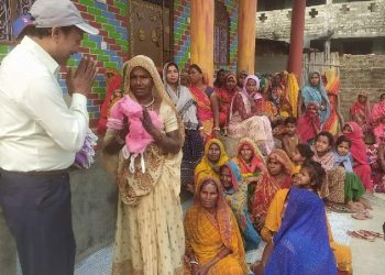 काङ्ग्रेस नेता चौधरीद्वारा लहानका ११ को रामबस्तीमा झुल सहयोग