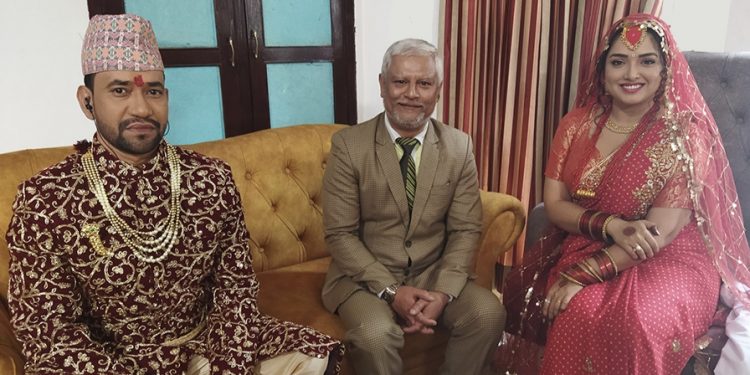 भोजपुरी कलाकार निरहुवा र अमरपालीले गरे नेपाली परम्पराअनुसार ‘बिहे’ !