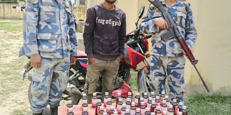 धनुषामा लागूऔषध सहित एक युवक प क्राउ