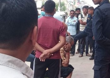 धनुषा मालपोत कार्यालयका हाकिम ५ लाख रुपैयाँ घुस सहित अख्तियारको फन्दामा
