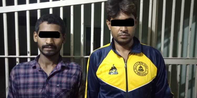 जनकपुरधामबाट अटोमेटिक पेस्तोलसहित २ जना प क्राउ