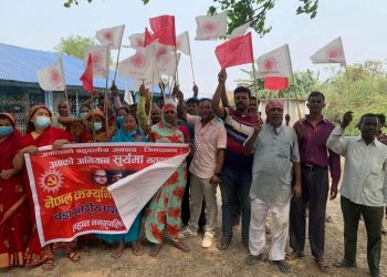 सिरहाको लहान ३ मा नेता राजेश चौधरीको नेतृत्वमा घरदैलो कार्यक्रम निरन्तर जारी