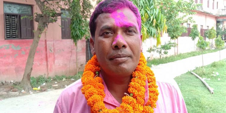 सिरहा नगरपालिका १० मा एमालेका दीपक मुखिया प्यानल सहित विजयी