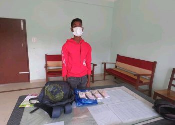 महोत्तरीबाट स्रोत नखुलेको चार लाख रुपैयासहित एक जना प क्राउ