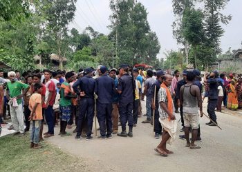 महोत्तरीको विषहरपुर मतदान केन्द्रमा विवाद हुँदा मतदान प्रक्रिया अवरुद्ध