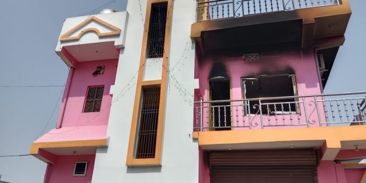 जनकपुरधाम उपमहानगरपालिका-४ मा लु टपाट पछि घरमा आगजनी, लाखौ मूल्य बराबारको क्षति
