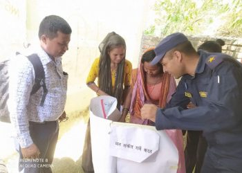 सिरहाको लहान १ र २२मा समग्र बिकास सेवा केन्द्रद्वारा नमुना मतदान सम्पन्न