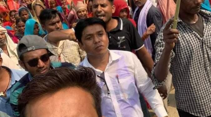 सिरहाको सखुनानकारकट्टीमा एकीकृत समाजवादी पार्टीको अध्यक्षको उम्मेदवार केदार यादवको घरदैलो निरन्तर जारी