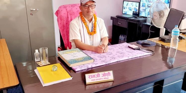धनुषाको बटेश्वर गाउँपालिकाका प्रमुख प्रशासकीय अधिकृतलाई रामधुलाई
