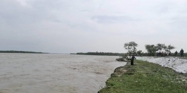 उदयपुरमा सप्तकोशीले कटान गरेपछि सप्तरीमा पनि ‘हाइअलर्ट