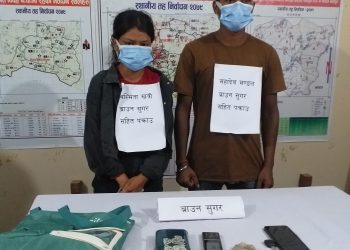धनुषामा ब्राउन सुगरसहित दुई जना प क्राउ