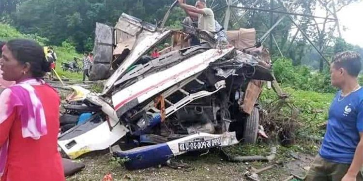 मधेस प्रदेश : बारामा बस दुर्घटना हुँदा १४ जनाको मृ त्यु