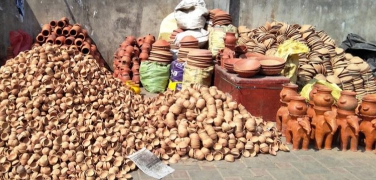 छठ पर्व नजिकिएसँगै माटाका भाँडाको माग बढ्यो