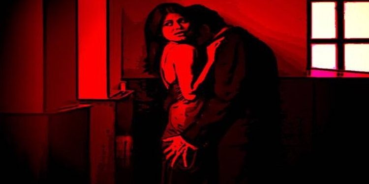 कक्षामा शिक्षिकासँग आप त्तिजनक अवस्थामा भेटिए ३ विद्यार्थी, प्रहरीले अनुसन्धान थाल्यो